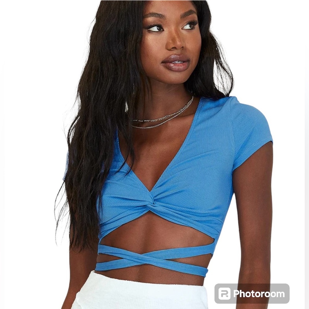 ❗️NWT❗️PRINCESS POLLY "Aiden" Twist Top
